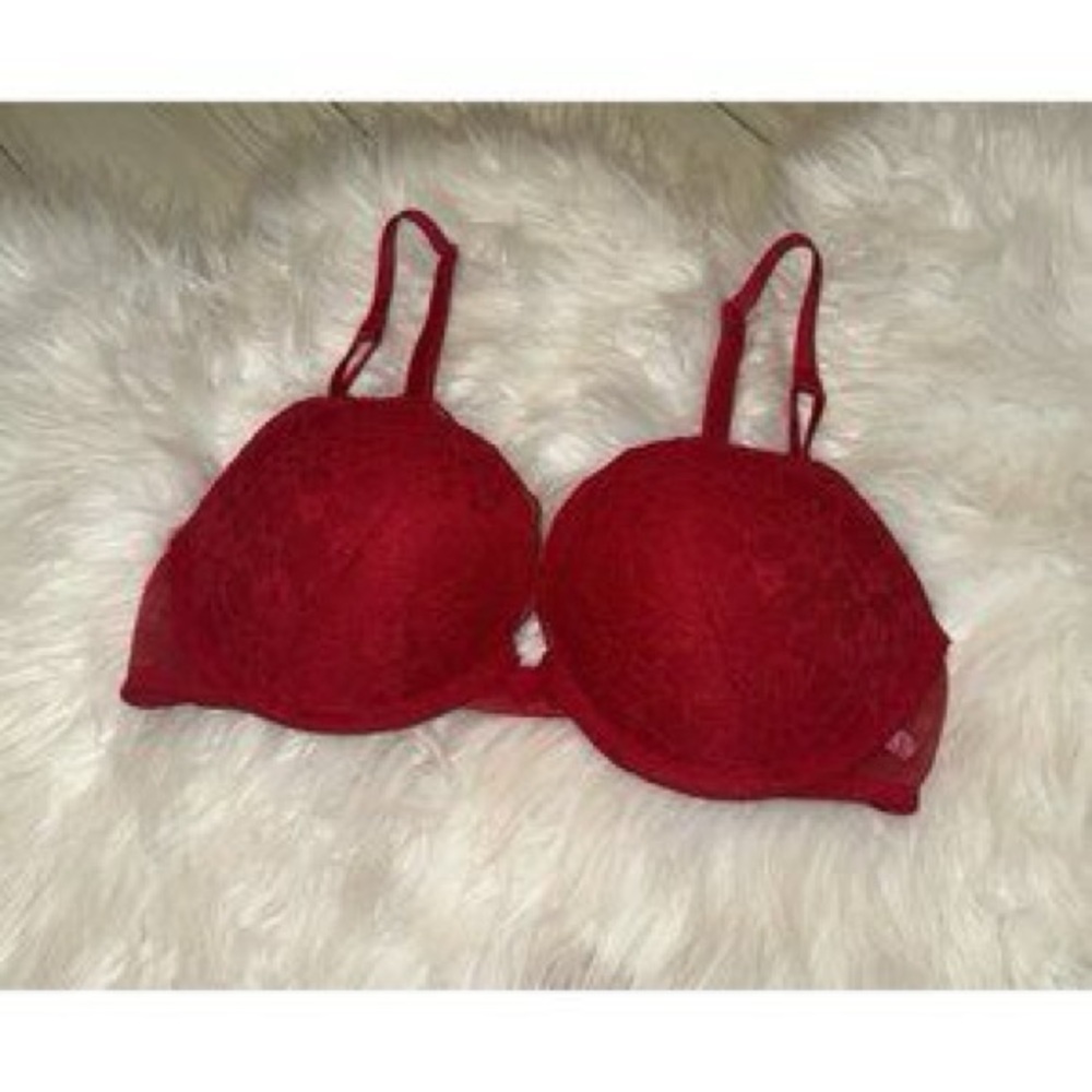 Victoria's Secret 38DD Brand New Red Lace Bra 💁‍♀️👙👗❤️✨
